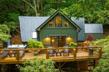 Amazing Beautiful Moon-A-Chalet: Modern Luxe A-Frame Retreat | Lovely Tiny House