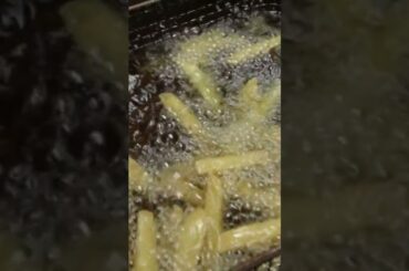 crispy french fries #ytshorts #youtubeshorts#foodie #recipe