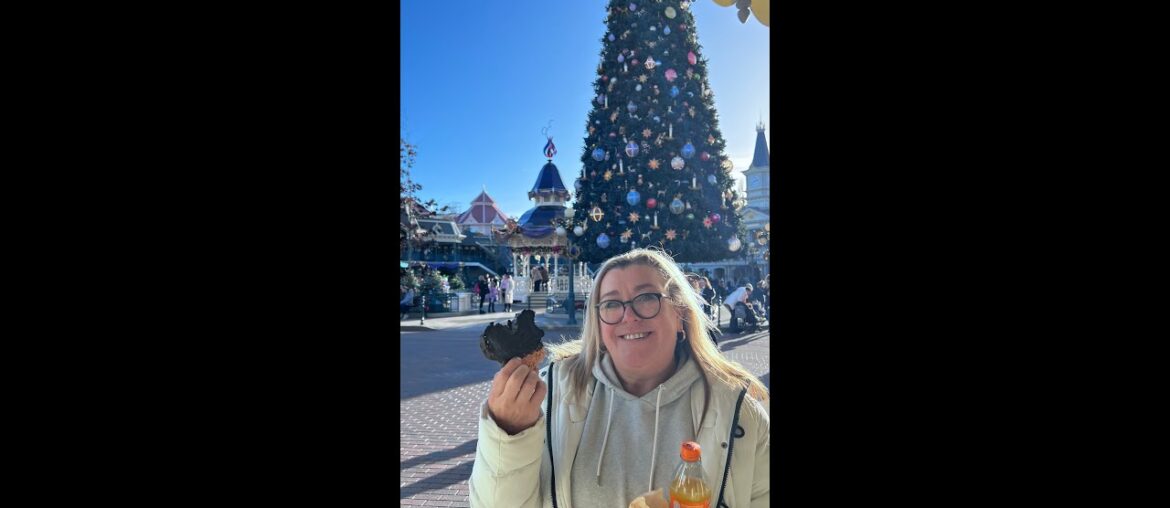 Disneyland Paris Xmas parade || Drone show || fireworks Part 1 Disneyland Paris Xmas parade || Drone show || fireworks Part 1