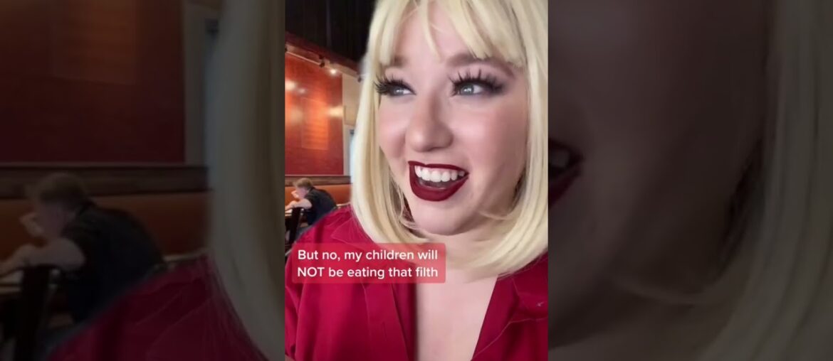 Pray for the twins #restaurantstory #shorts #server #restaurant #comedy #karen