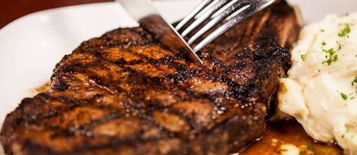 LongHorn Steakhouse Vs Texas Roadhouse: Which Is Better?