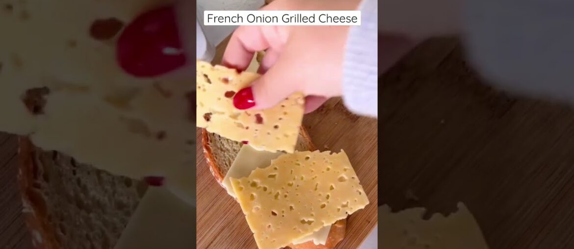 French Onion Grilled Cheese: Easy Lunch Recipe