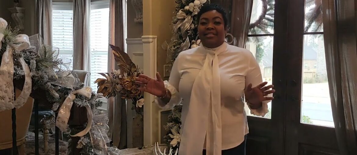 2022 Christmas Home Tour| 9Ft Silver and White Tree| Tablescape Dining Room