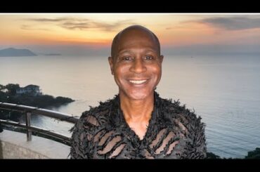 Cucumber salad/Duck Confit ,roasted potatoes and sweet & sour red cabbage / Foie gras /spice bread