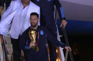 Messi and the Argentinian football team arrive at airport after World Cup win | AFP