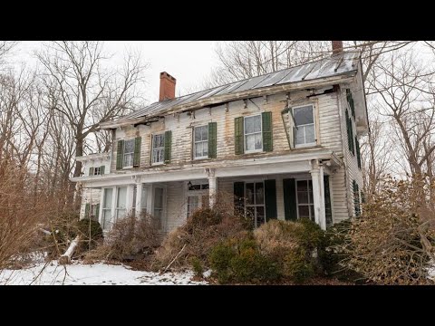 Abandoned House Everything Left Inside – Frozen in Time For Decades When Family Disappeared Abandoned House Everything Left Inside - Frozen in Time For Decades When Family Disappeared