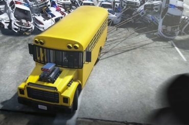 INDESTRUCTIBLE CRAZY BUS GRAPPLES COPS IN GTA 5 RP