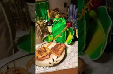 Stuffed french toast #entertainment #gourmet #viral #youtubeshort #cooking #video #breakfast