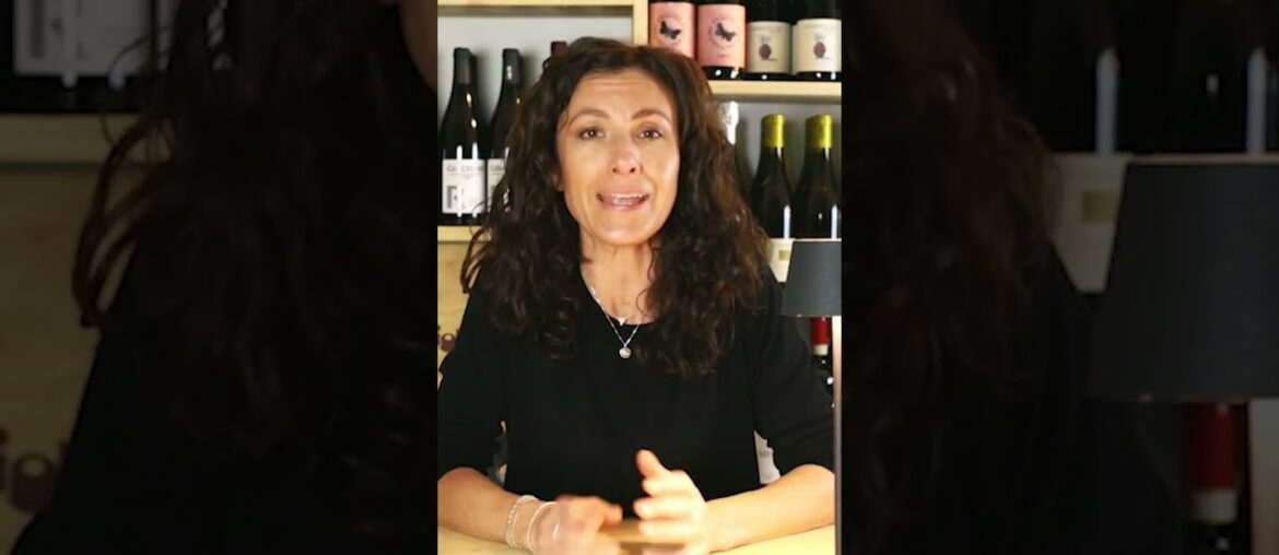 A WINE FAQ: What's the difference between Prosecco and Champagne? A WINE FAQ: What's the difference between Prosecco and Champagne?