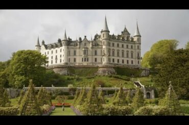 You are dining with the falling French aristocracy as the revolution is burgeoning (Louis XVI)