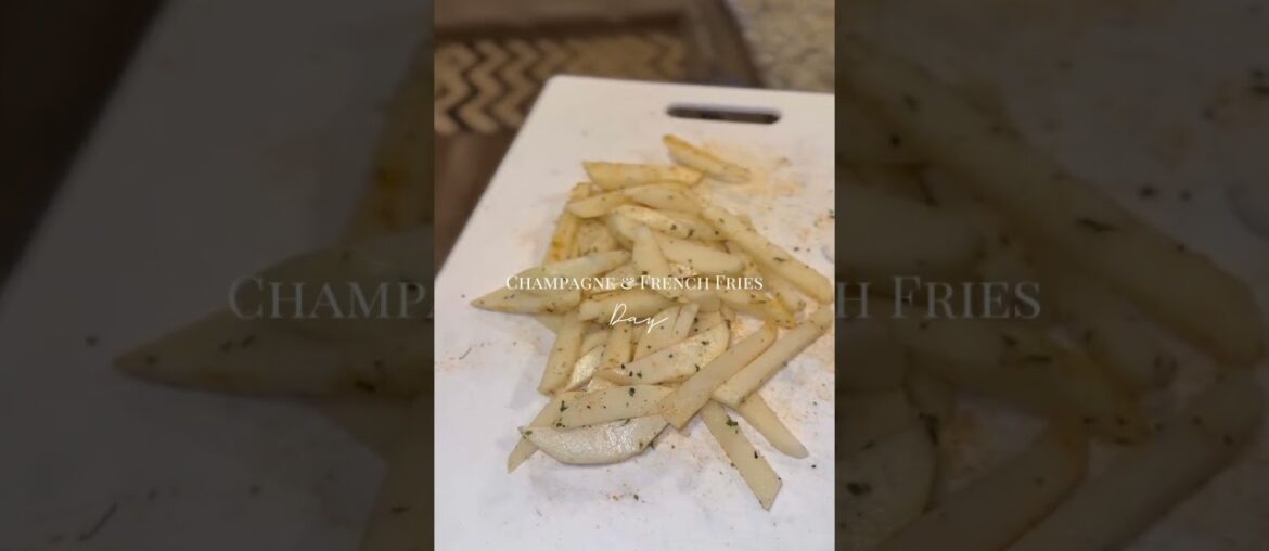 It’s Champagne x French Fries Day! #winelover #winetasting #winetime #wine #2023 #blackwinelovers