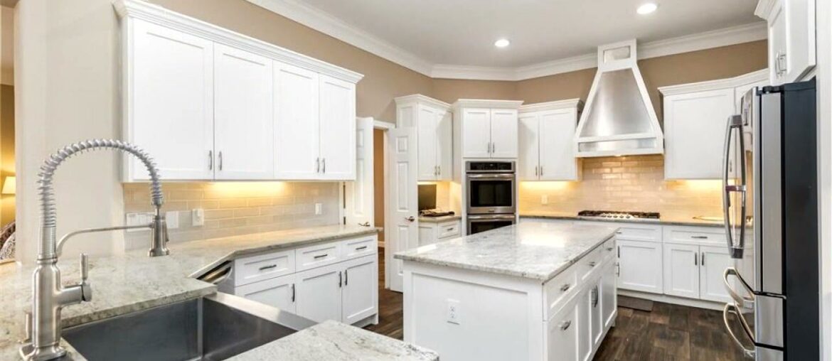 Residential for sale in Houston, TX – 5510 Darschelle Drive Residential for sale in Houston, TX - 5510 Darschelle Drive