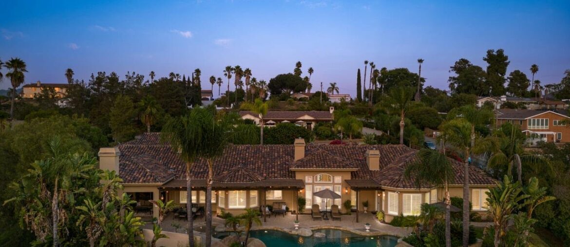 2644 Mary Lane Pl, Escondido, CA