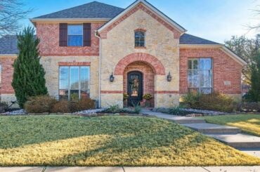 910 Benbrook Circle, Lantana, TX Presented by Stephanie Seay.