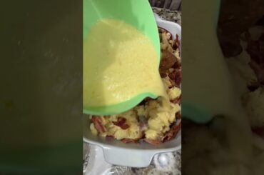 Panettone baked French toast with bacon recipe #frenchtoast