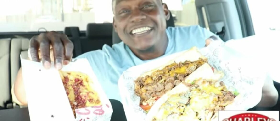 FIRST TIME TRYING CHARLEYS CHEESESTEAKS & WINGS | FOOD REVIEW | BACK ONE MORE TIME CUZ IT WAS FREE!!