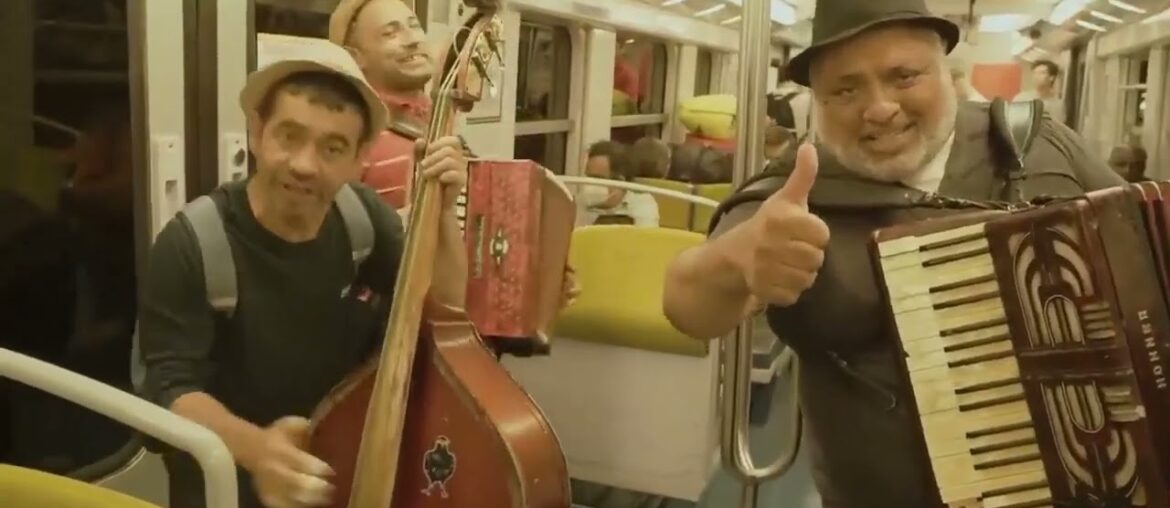 France without advertising, tourist, problems in the country #TravelInsideOut #travelinsideout