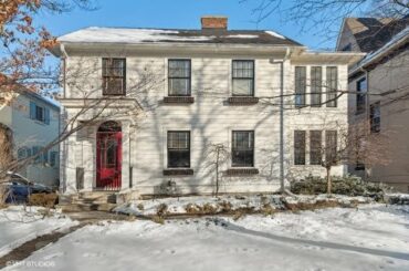 Tour video of listing at 1205 Lee Street, Evanston, IL 60202 - Residential for sale