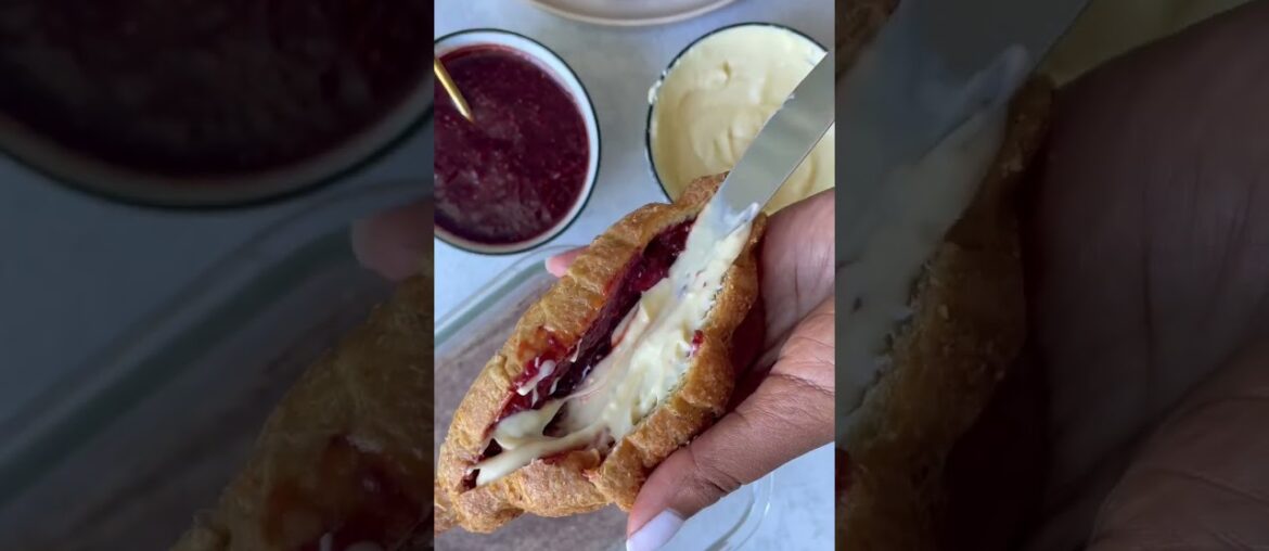 Strawberry Croissant French Toast #shorts #brunchrecipe #recipe #valentinesday