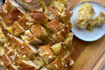 French Onion Pull-Apart Bread Recipe