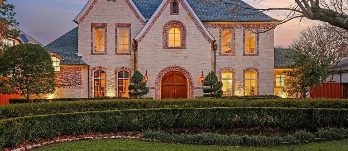 A Stunning Custom Home For Sale In Priston Hollow With Gorgeous Updated Interior A Stunning Custom Home For Sale In Priston Hollow With Gorgeous Updated Interior