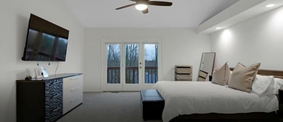 32 Whyte Drive, Voorhees, NJ 08043