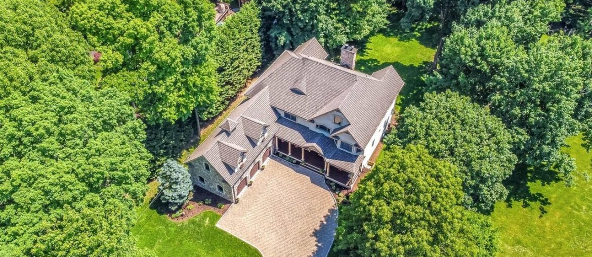 38 Harborview Dr, Northport, NY