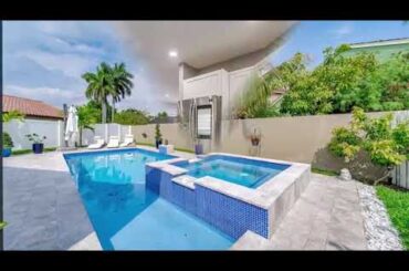 A MUST SEE!! COMPLETELY RENOVATED POOL HOME