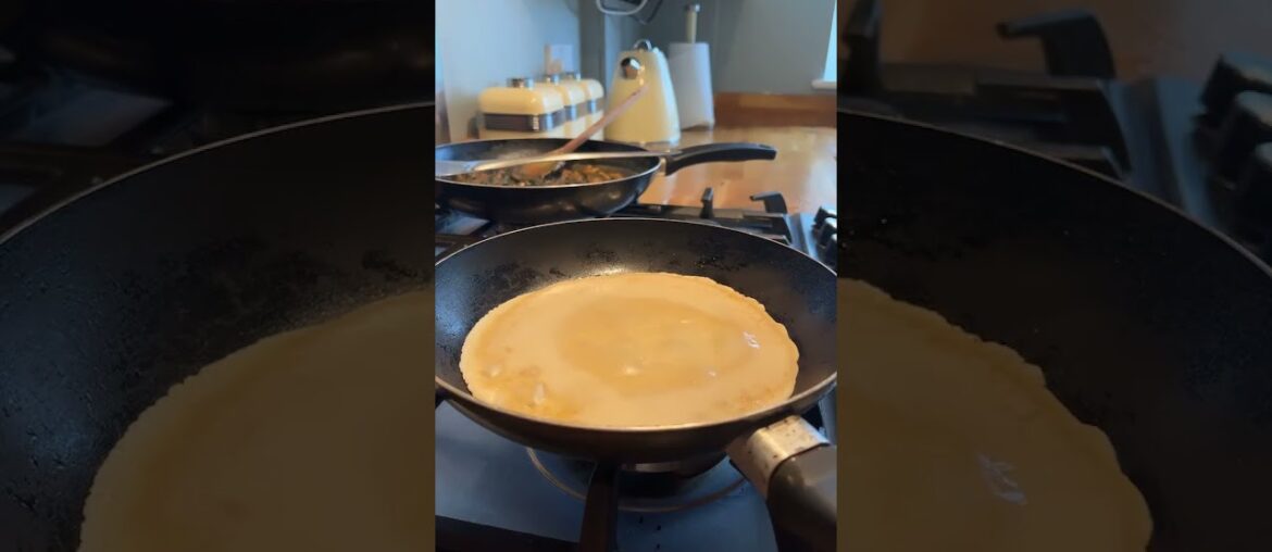 Spinach mushroom cheese crepe #food #crepe #foodvideo #french #quickrecipe