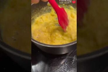 French vs. Diner-Style Scrambled Eggs #shorts