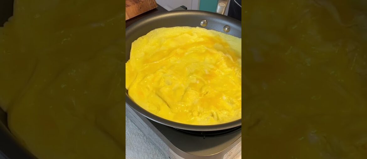 French vs American #food #foodie #tiktok #yummy #art #omelette #egg #cheese #breakfast #fast #vs