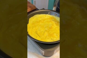 French vs American #food #foodie #tiktok #yummy #art #omelette #egg #cheese #breakfast #fast #vs