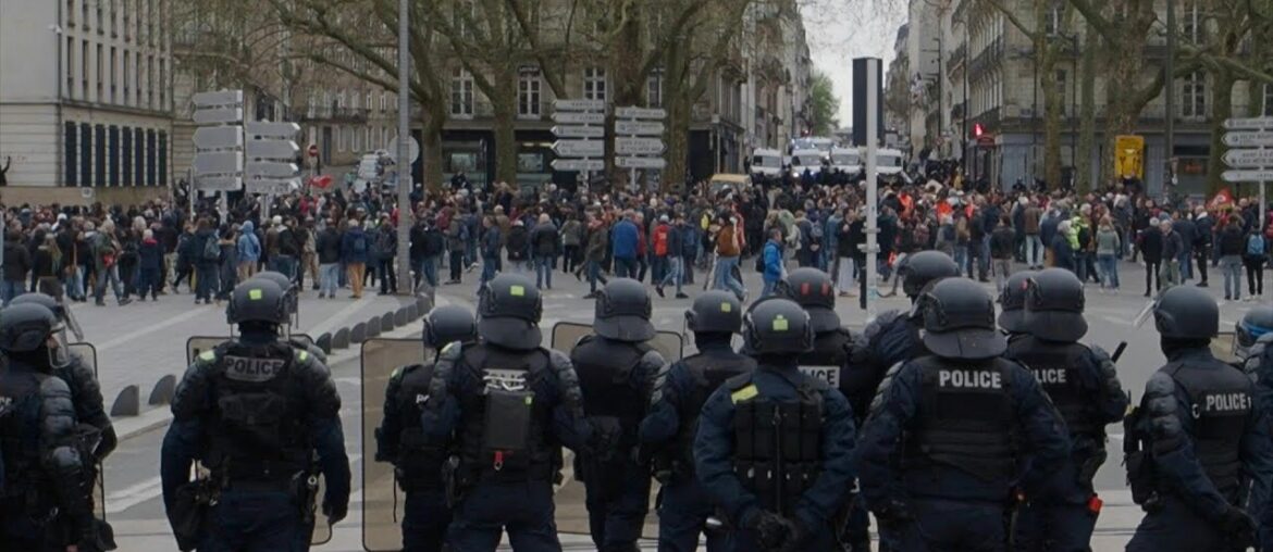 Fresh protests hit France in pensions standoff | AFP Fresh protests hit France in pensions standoff | AFP