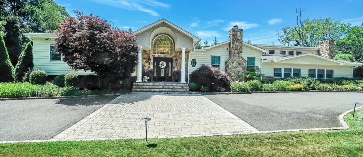 1 Eastview Ln, Old Brookville, NY 1 Eastview Ln, Old Brookville, NY