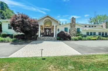 1 Eastview Ln, Old Brookville, NY