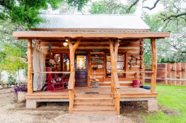 Romantic & Secluded Cabin with Private Hot Tub | Lovely Tiny House