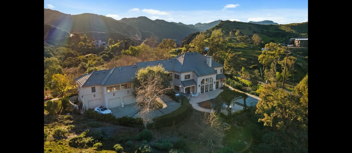 For 4.95M is an Investor and Entertainer's Dream! View this incredible custom Country French Estate.