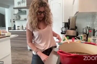 VEGAN FRENCH ONION SOUP, MILLET BREAD, CAESAR SALAD ENDIVE CUPS & CHAROSET WITH LAUREN BERNICK