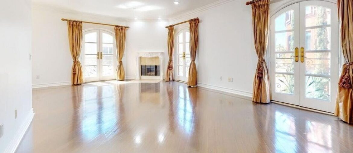 353 S Reeves Dr, Beverly Hills, CA Presented by Fred Nabati. 353 S Reeves Dr, Beverly Hills, CA Presented by Fred Nabati.