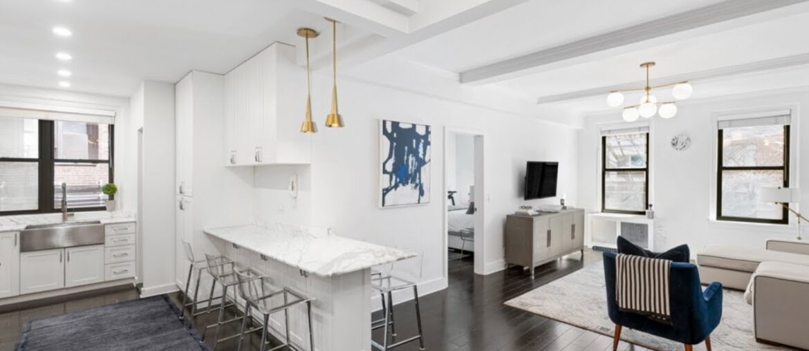 TOURING a BEAUTIFULLY RENOVATED UPPER WEST SIDE CO-OP! | 201 West 89th Street, 2CD | SERHANT. Tour