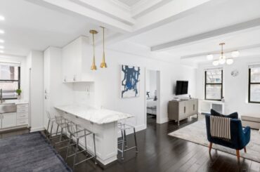 TOURING a BEAUTIFULLY RENOVATED UPPER WEST SIDE CO-OP! | 201 West 89th Street, 2CD | SERHANT. Tour