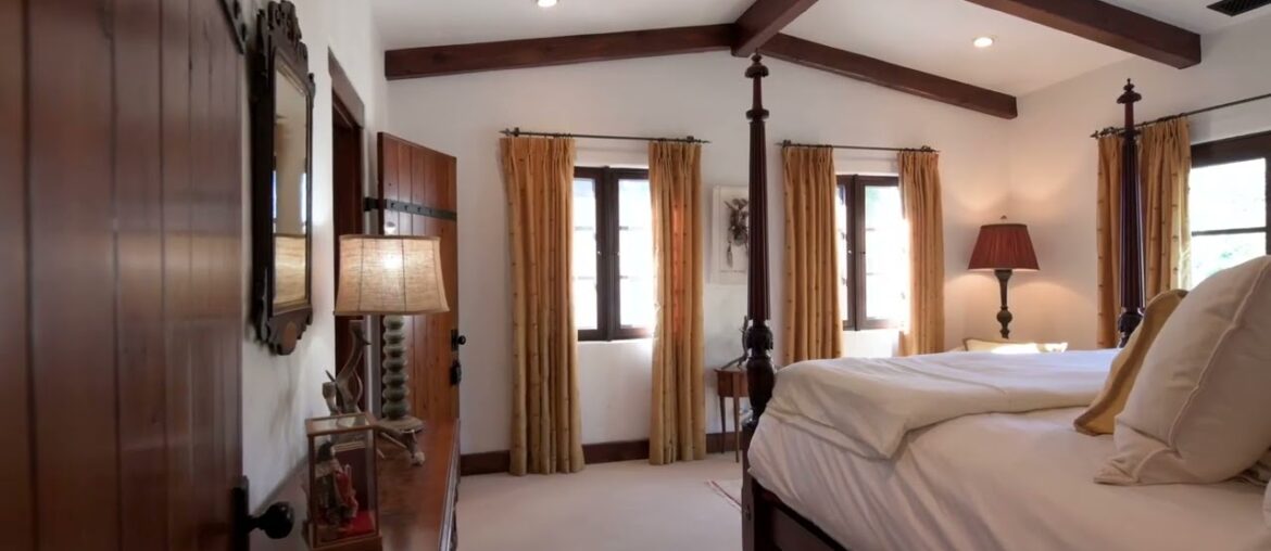 Elegant, Stylish Living | 3115 calle noguera Elegant, Stylish Living | 3115 calle noguera