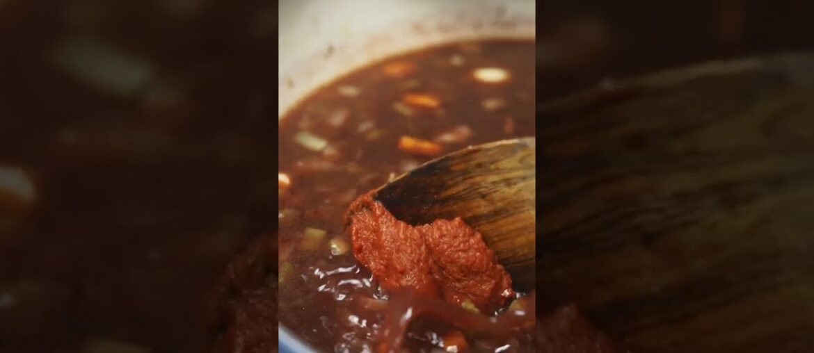 Get ready to experience the ULTIMATE in French comfort FOOD with this Beef Bourguignon recipe.