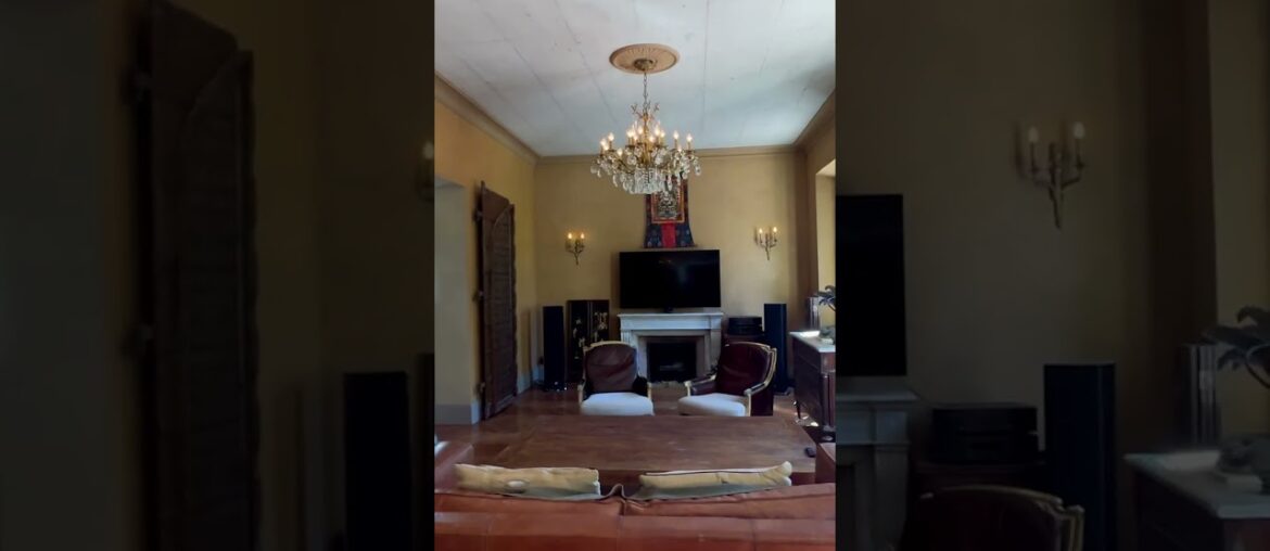 Historic property a few meters from the beach in a secure environment - Knight Frank French Riviera