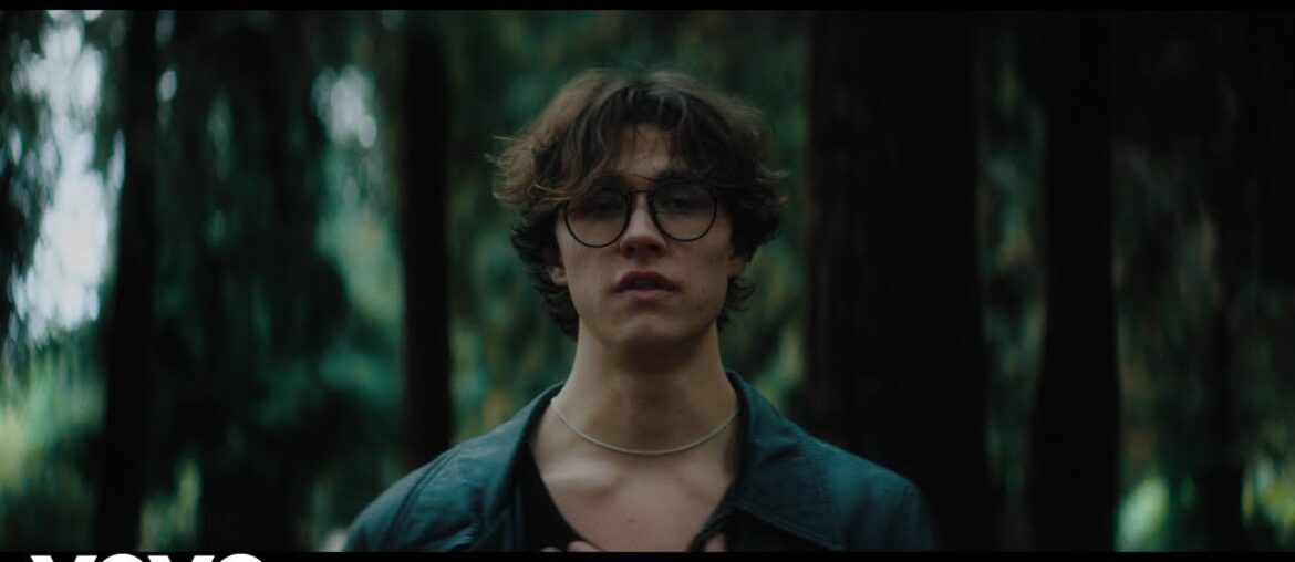 David Kushner – Daylight (Official Music Video) David Kushner - Daylight (Official Music Video)