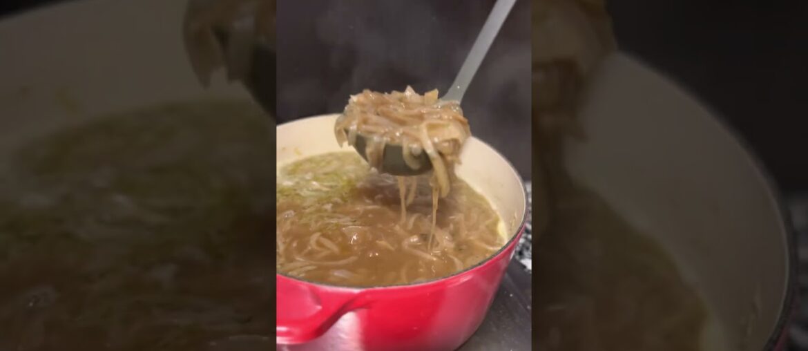 FRENCH ONION SOUP! Yummy! #shorts (The recipe is in the description)