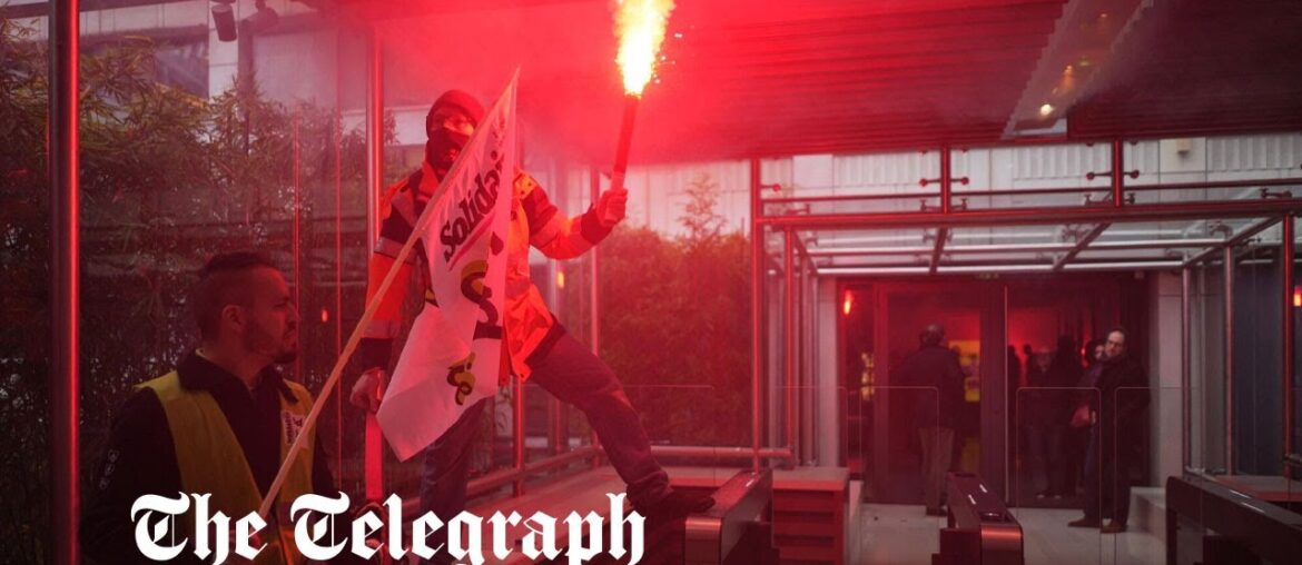 French protesters storm Louis Vuitton HQ in Paris French protesters storm Louis Vuitton HQ in Paris