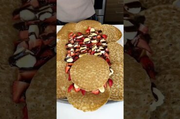 French cuisine is so good! #easyrecipe #recipe #breakfast #crepe #strawberry #banana #chocolate