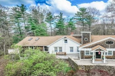 1638 North Road, Killingly, CT Presented by Skyla Gagnon.