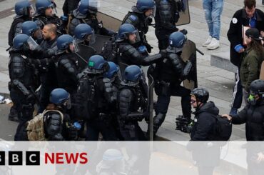 Hundreds more pension reform protests take place in France - BBC News